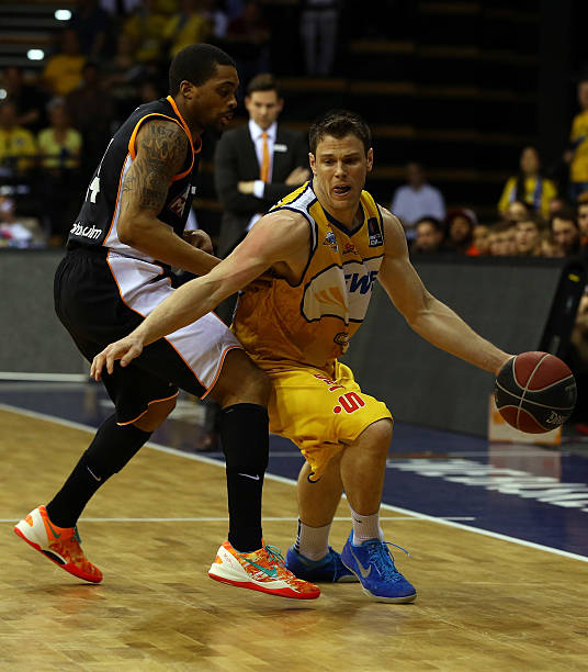 轻球员参与 轻球员参与