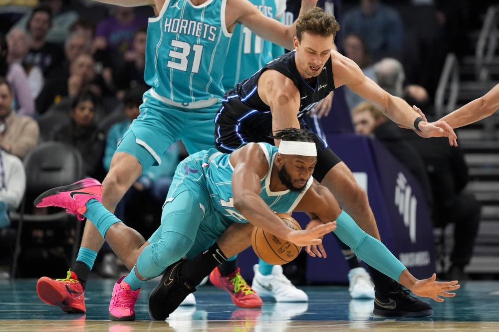 在连续客场 在连续客场